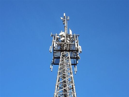Hot Dip Galvanized Telecom Tower Q355 Steel 10-120m for 4G 5G Base Station