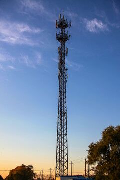Hot Dip Galvanized Telecom Tower Q355 Steel 10-120m for 4G 5G Base Station