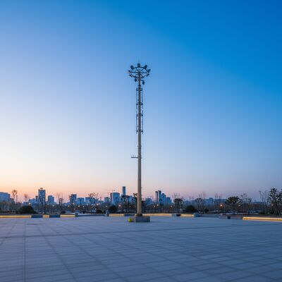 15m-40m Customized Flood Lighting High Mast Lighting Tower for Football Stadium and Airport Seaport