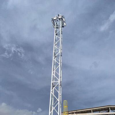 Floodlight Tower High Mast Lighting Tower with Customizable Steel Material and Height for Various Outdoor Environments