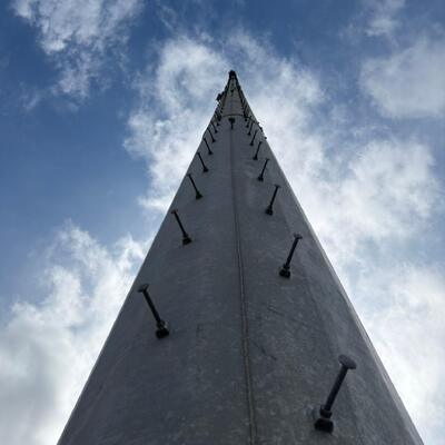 Single Tube Monopole Communication Tower Custom Wall Thickness Galvanized Steel 5G Antenna Support Monopole Tower