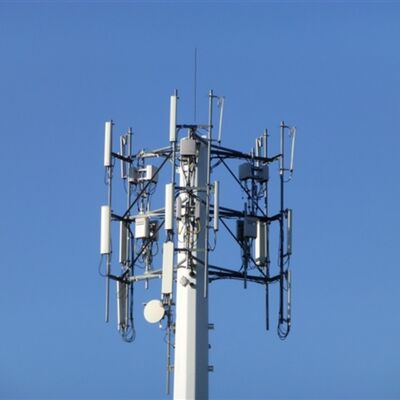Hot Dip Galvanized Telecom Tower Q355 Steel 10-120m for 4G 5G Base Station