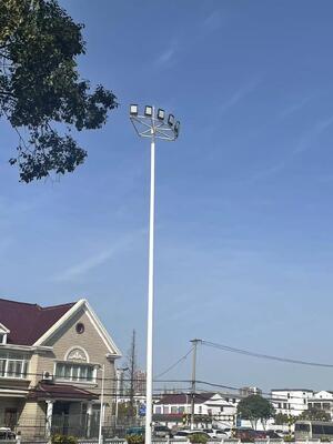 Hot Dip Galvanized Self-Propelled LED Flood Lighting Telecommunication 10m-60m Range Lifting Operation Antenna Tower