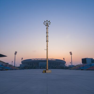 15m-40m Customized Flood Lighting High Mast Lighting Tower for Football Stadium and Airport Seaport