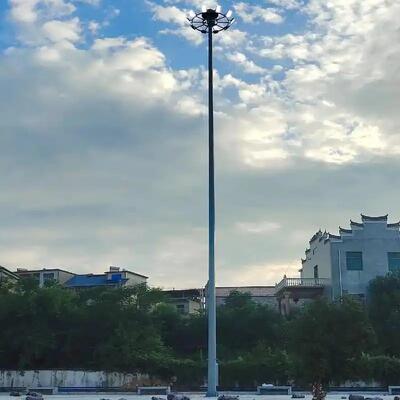 Floodlight Tower Hot Dip Galvanized Steel High Mast Lighting Tower with Internal Climbing Ladder and Maintenance Platform